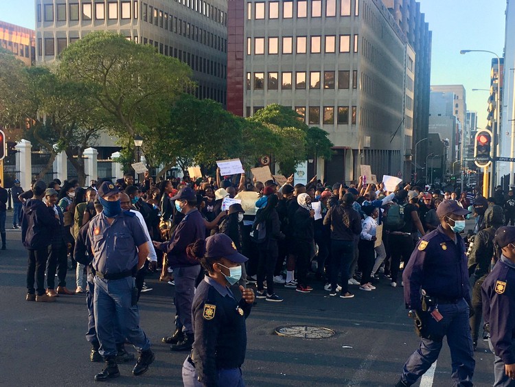 Stun Grenades Thrown At Parliament Protesters GroundUp Stun grenades thrown at parliament protesters groundup
